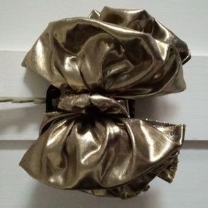 Gold hair bow *new!